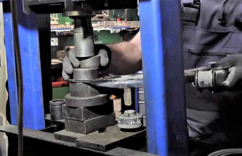 Замена сайлентблоков передних рычагов Шкода Кодиак в Москве - сеть ...